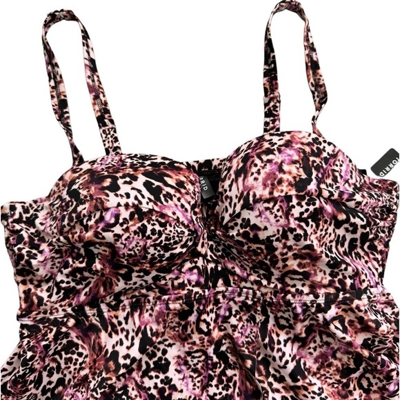 NWT Torrid Underwire Twist Front One Piece Swimsuit size 1X cup D/DD - Picture 3 of 8